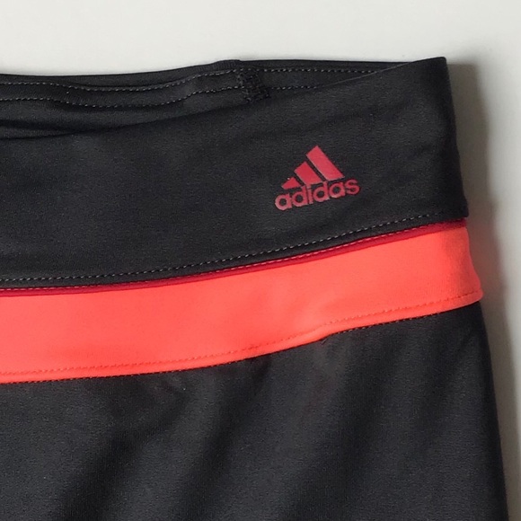 Women’s Adidas crop workout pant - Picture 2 of 3